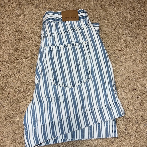 American Eagle Womens Shorts - Picture 2 of 3